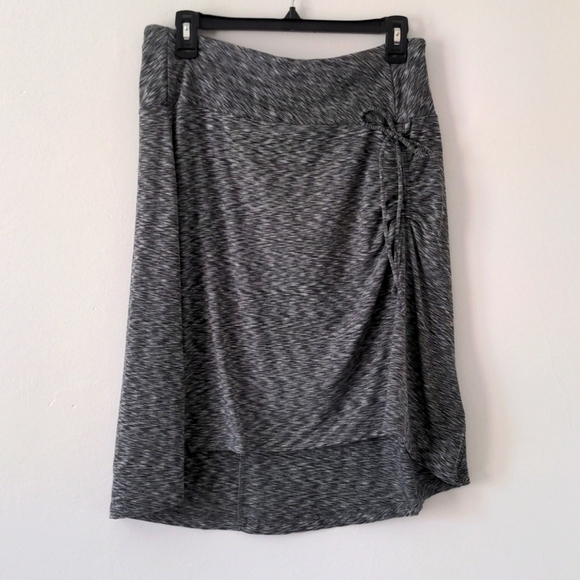 The North Face Dresses & Skirts - North Face Pull On High Low Heathered Gray Stretch Midi Skirt Packable Travel